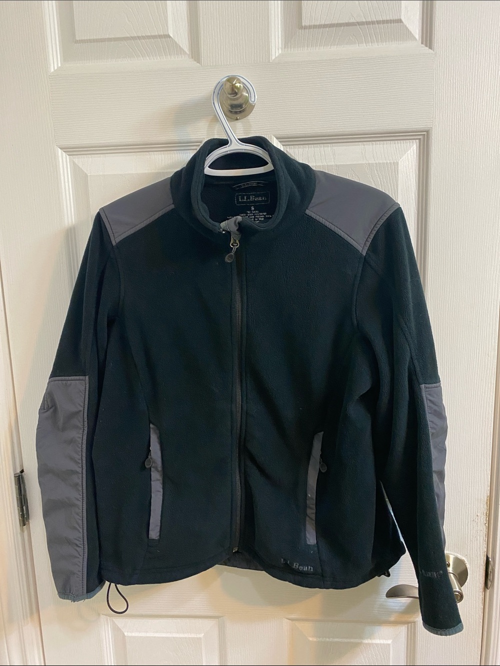L.L. Bean Polartec Black Gray Full Zip Fleece Sweater Jacket Women’s Small Fall